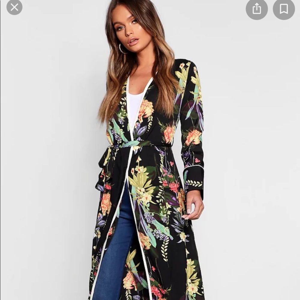 Boohoo kimono size medium